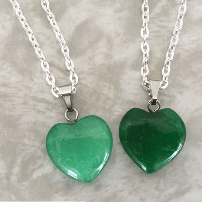 Reiki Green Aventurine Natural Healing Stone Pendant Small Heart Shape Crystal Stone Pendant/Locket with Metal Chain for Reiki Healing and Crystal Healing Gemstone Size 15-20 mm Approx